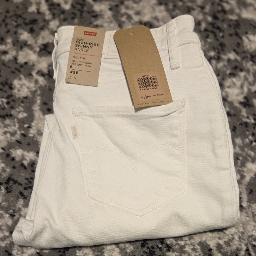 Levi's Women's High-Rise Skinny Ankle Jeans - White